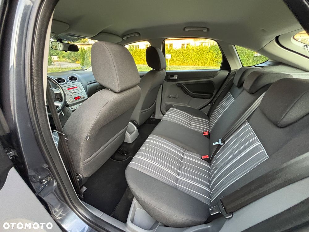 Ford Focus 1.6 16V Black Magic - 17