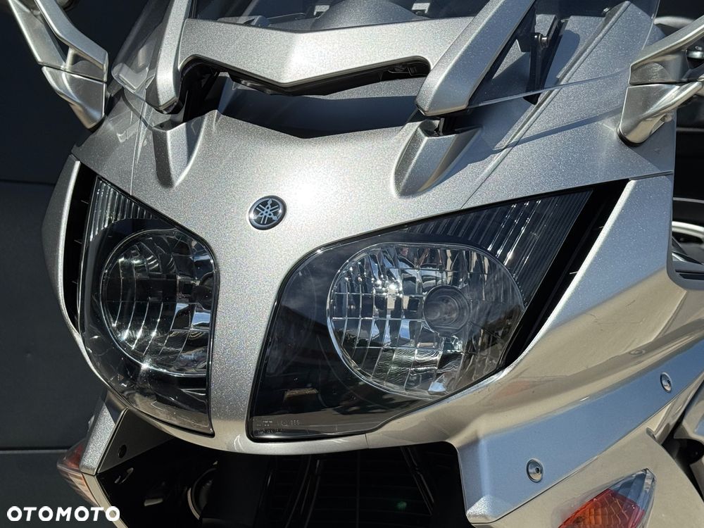 Yamaha FJR - 28