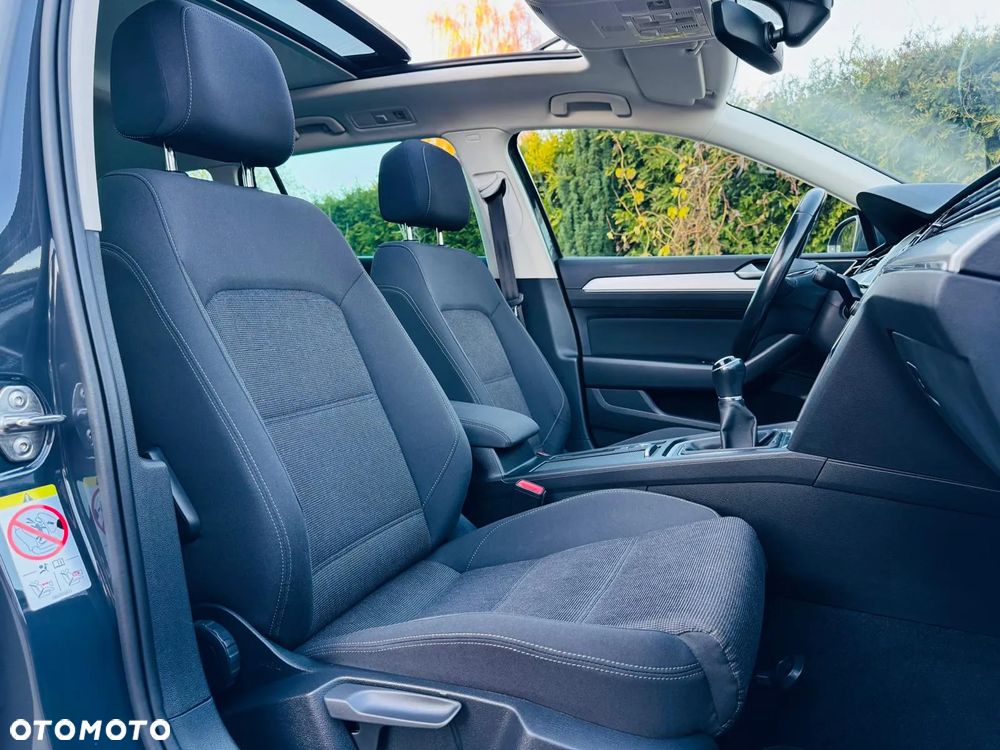 Volkswagen Passat 1.5 TSI EVO Elegance - 23