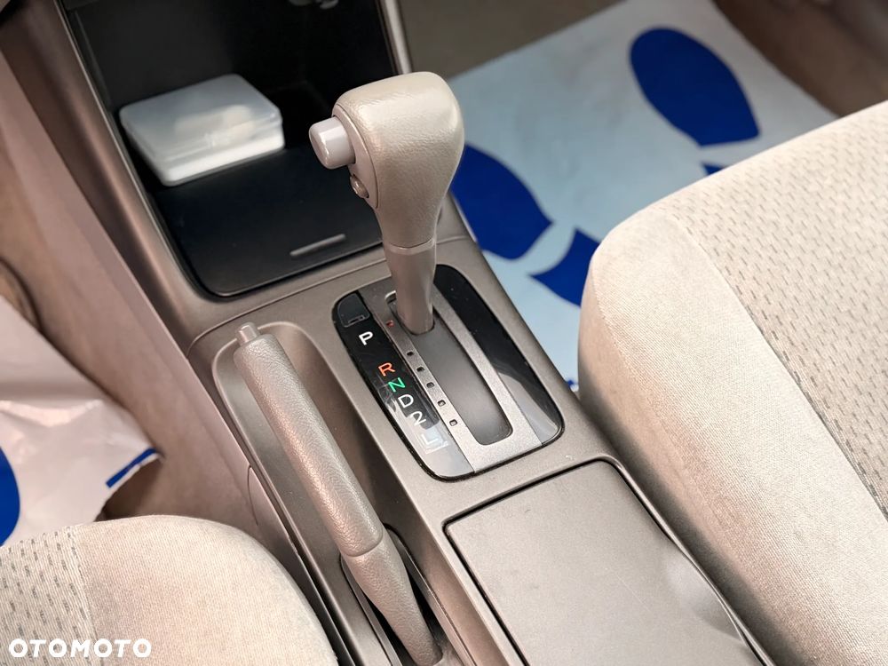 Toyota Camry 2.4 VVT-i - 18