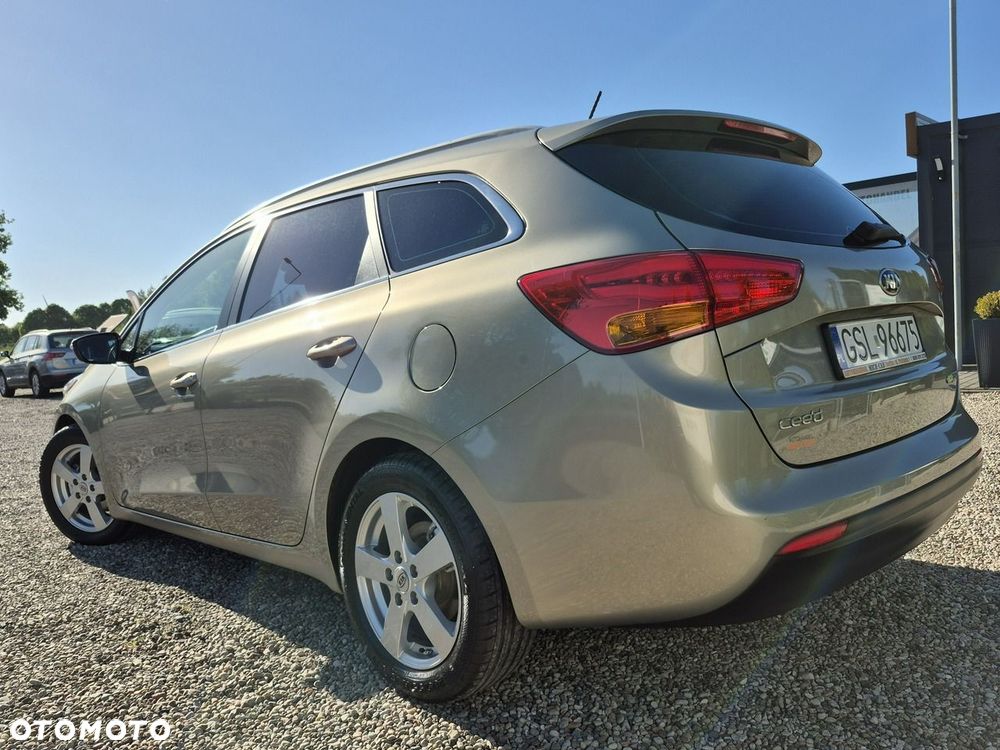 Kia Ceed - 21