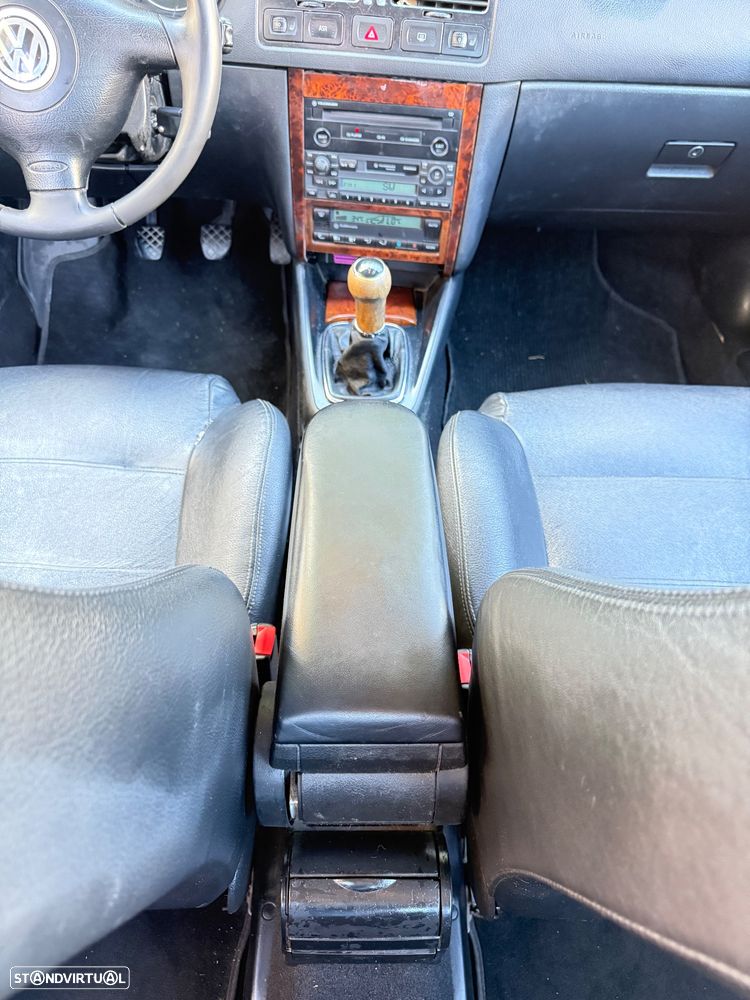 VW Bora 1.9 TDi Highline - 19