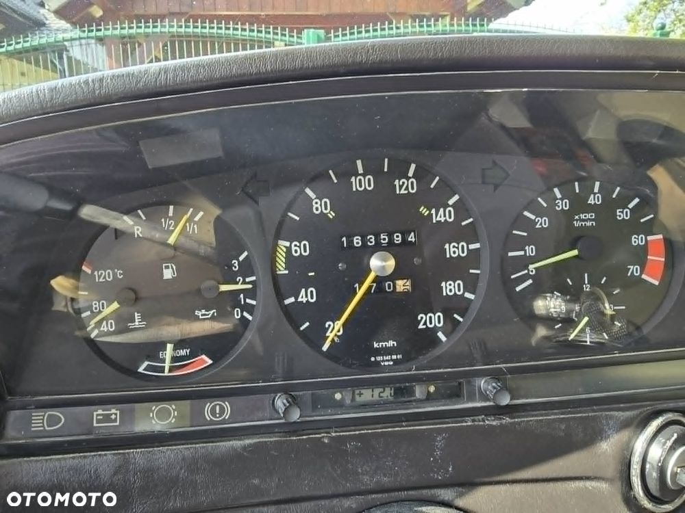 Mercedes-Benz W123 - 14