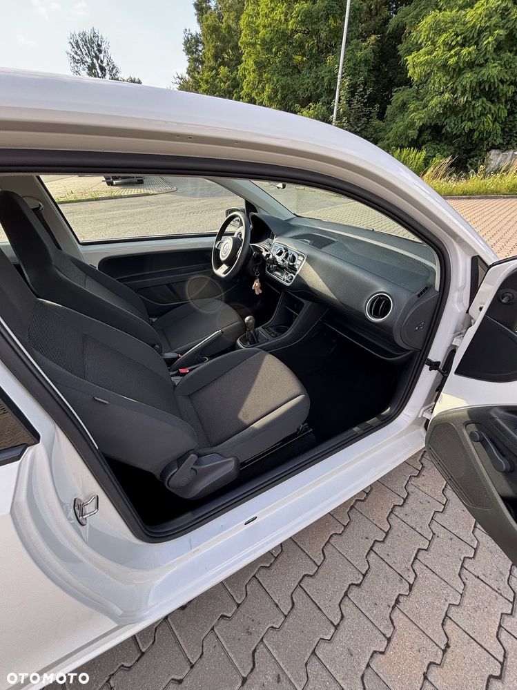 Volkswagen up! take - 16