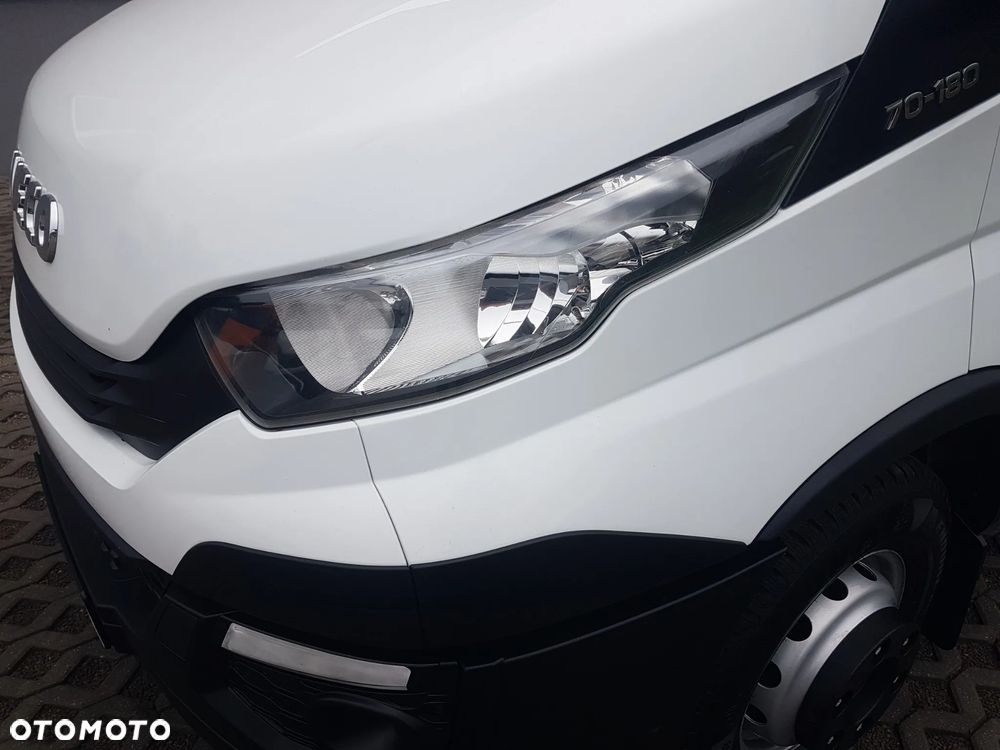 Iveco DAILY 70-180 WINDA 8EP KONTENER 4,39x2,20x2,20 IZOTERMA KLIMA 7TON BLIŹNIAKI - 33