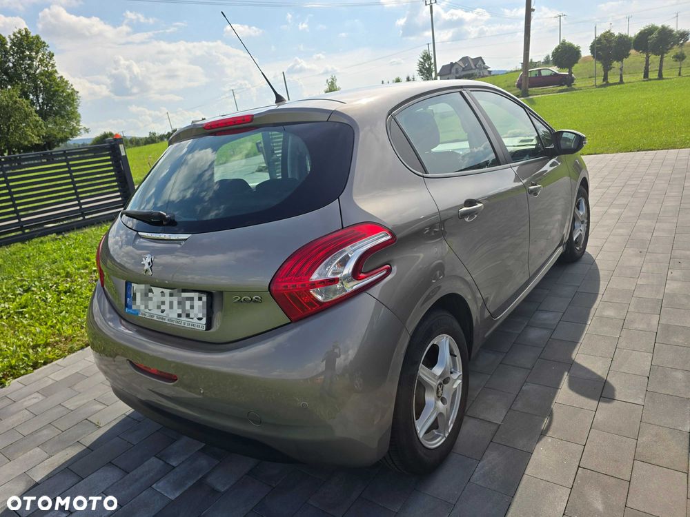 Peugeot 208 - 6