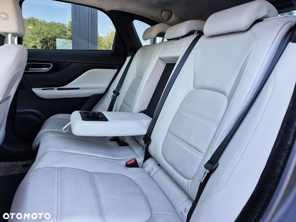 Jaguar F-Pace 25d AWD Prestige - 27