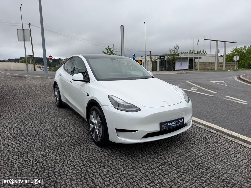 Tesla Model Y - 3