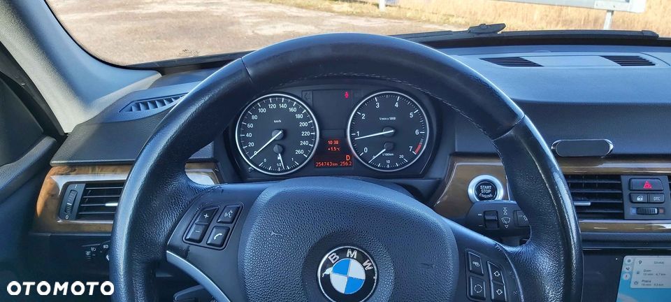 BMW Seria 3 318i - 7