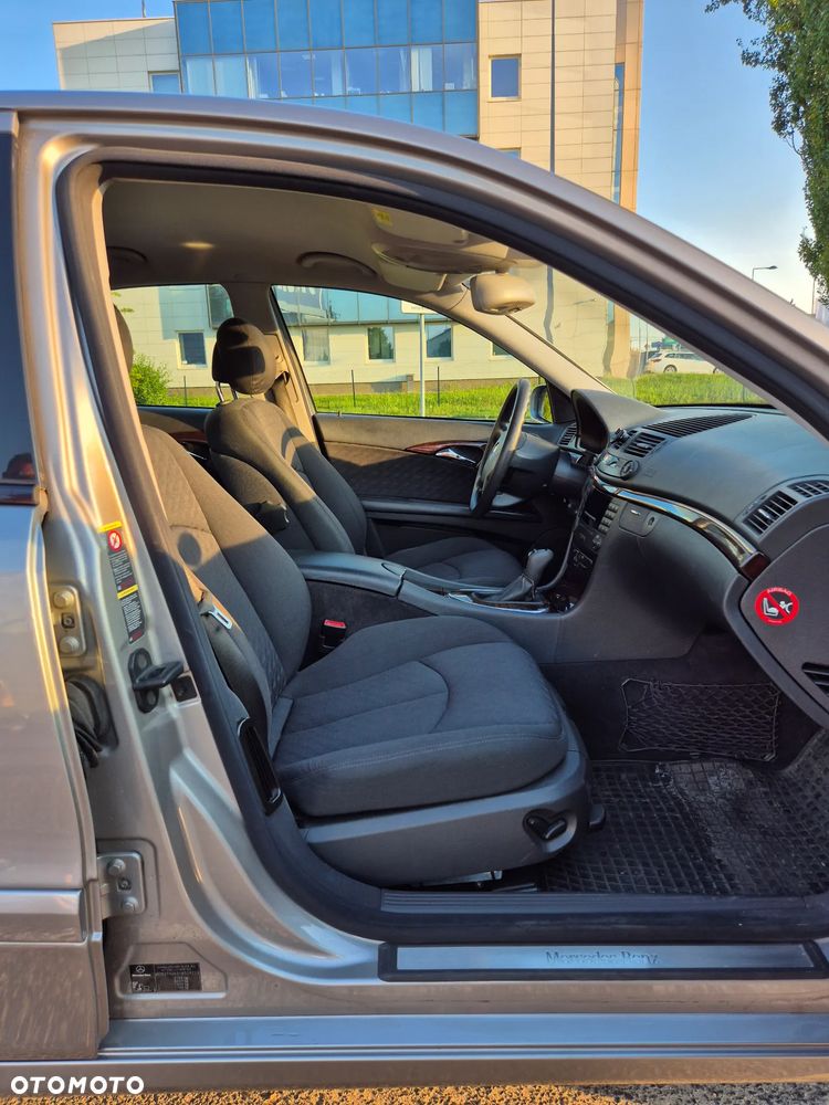 Mercedes-Benz Klasa E 200 Kompressor Automatik Classic - 12