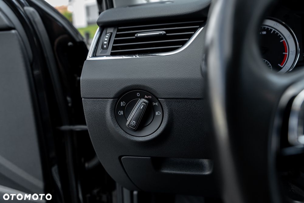 Skoda Octavia 1.5 TSI ACT DSG Soleil - 29