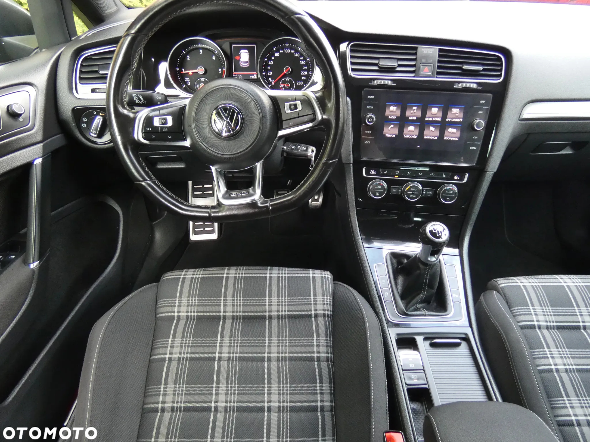 Volkswagen Golf VII 2.0 TDI BMT GTD - 26
