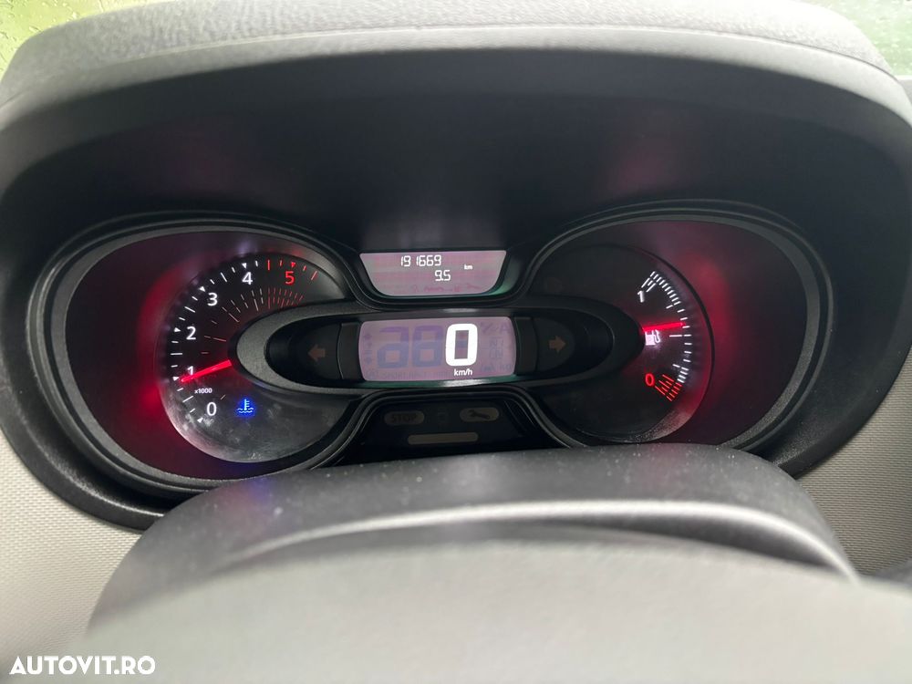 Renault Trafic - 21