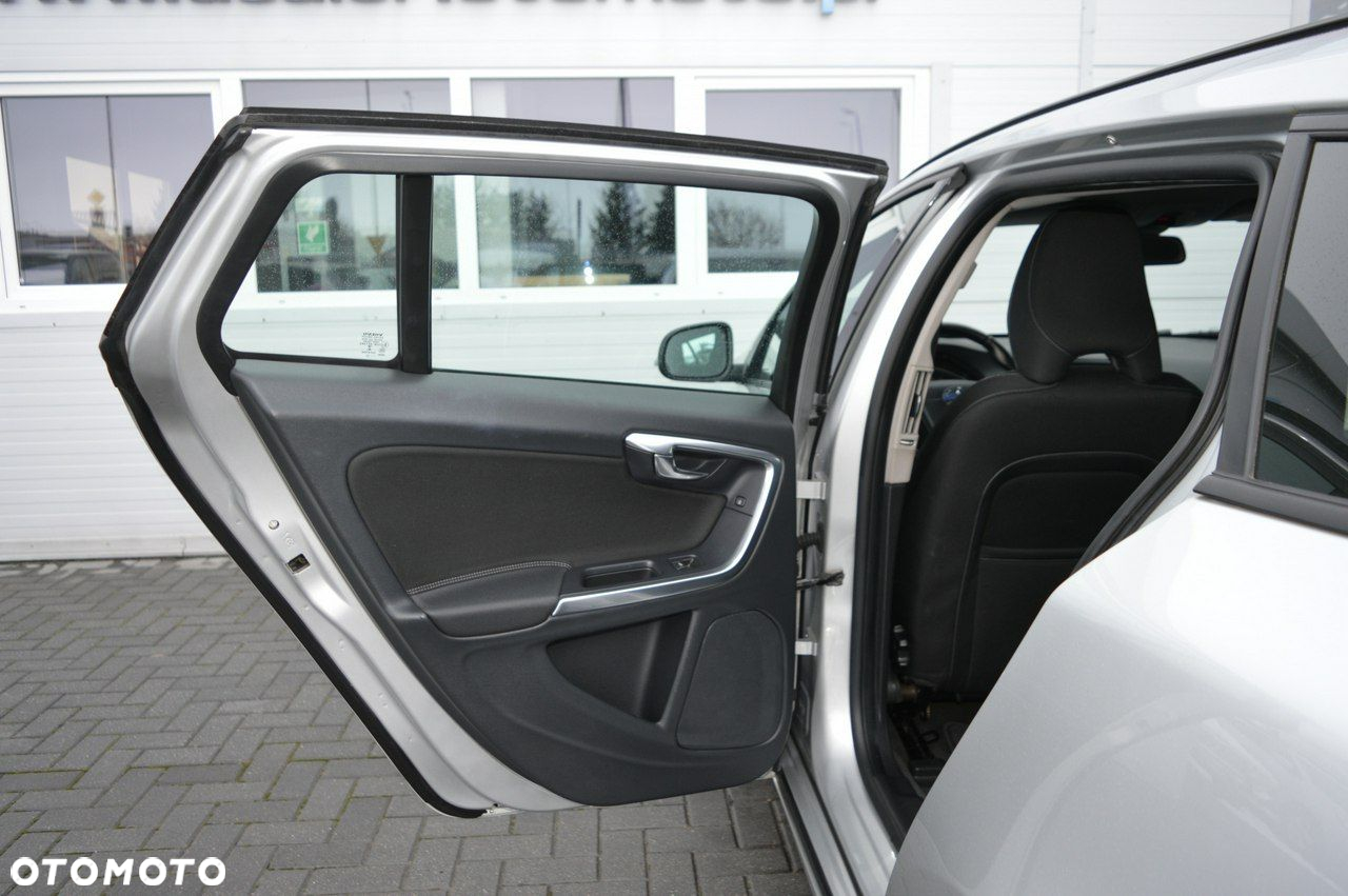 Volvo V60 D2 Kinetic - 38