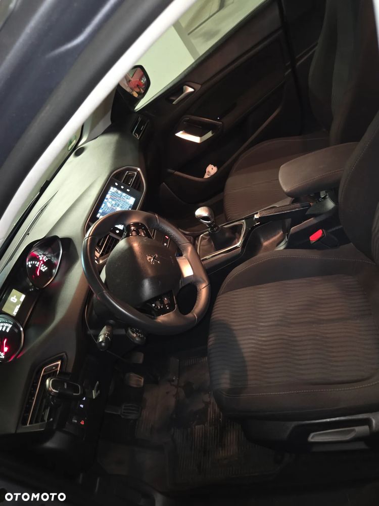 Peugeot 308 1.6 BlueHDi Allure S&S - 8