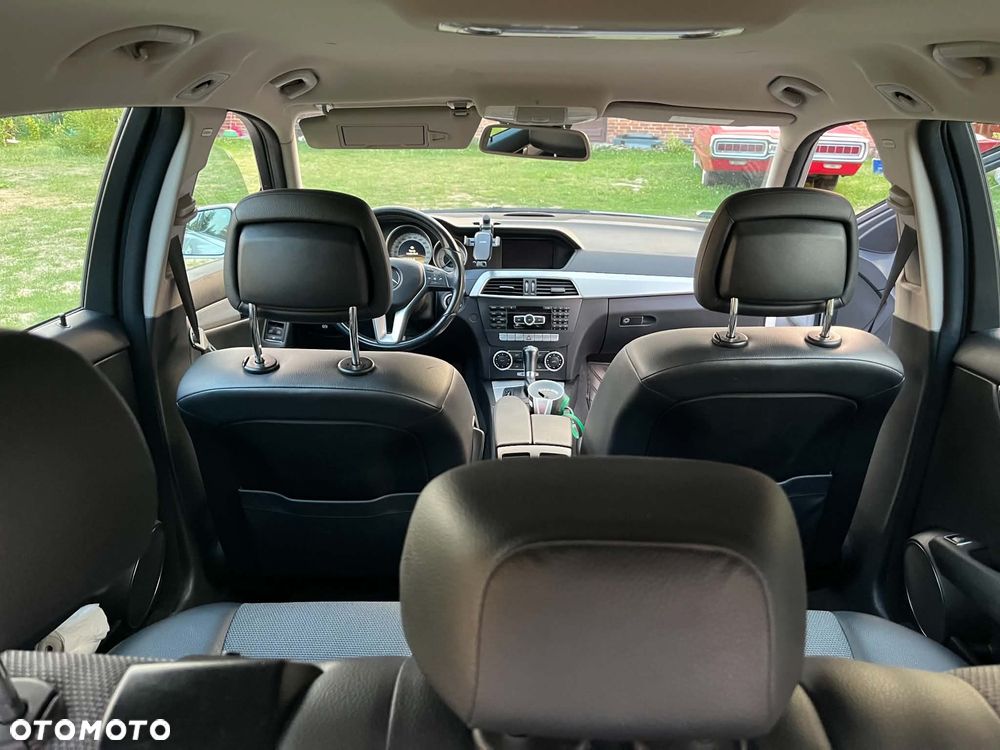 Mercedes-Benz Klasa C 300 CDI 4Matic 7G-TRONIC Avantgarde Edition - 28