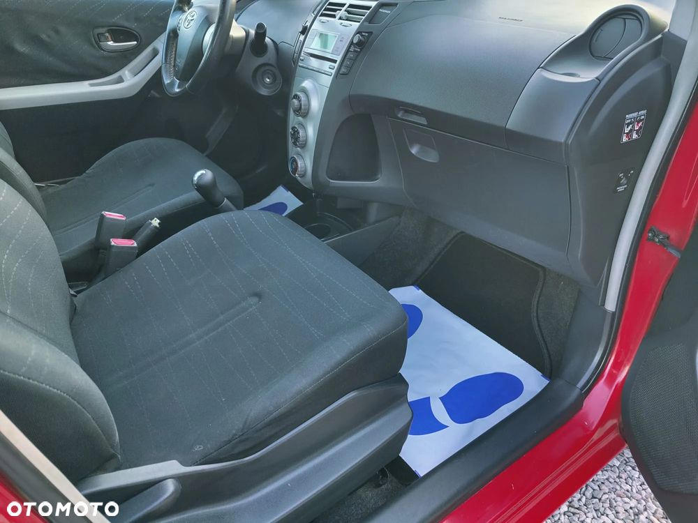 Toyota Yaris - 10