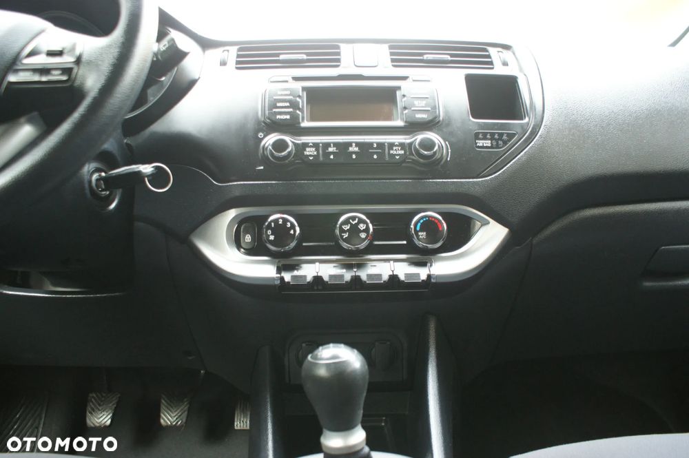 Kia Rio - 7
