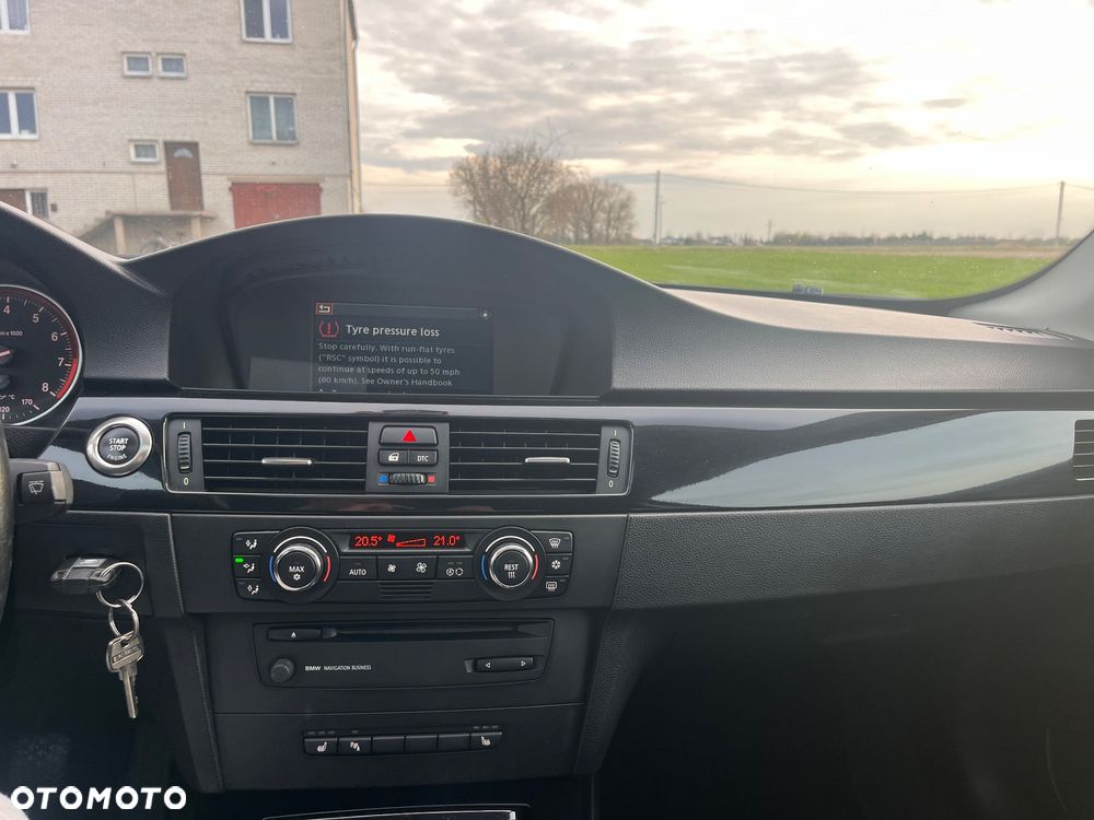 BMW Seria 3 325i - 5