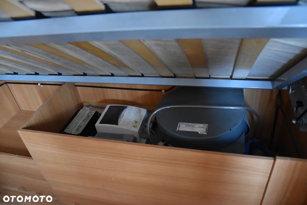Ford Transit Challenger Genesis 32 - 24