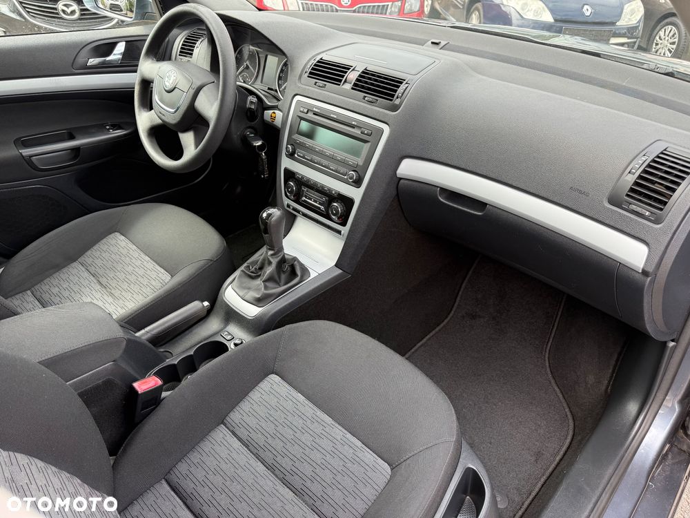 Skoda Octavia 1.6 Team Edition - 11