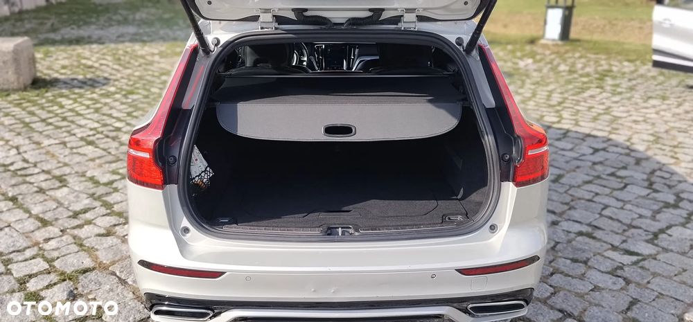 Volvo V60 D3 R-Design - 16