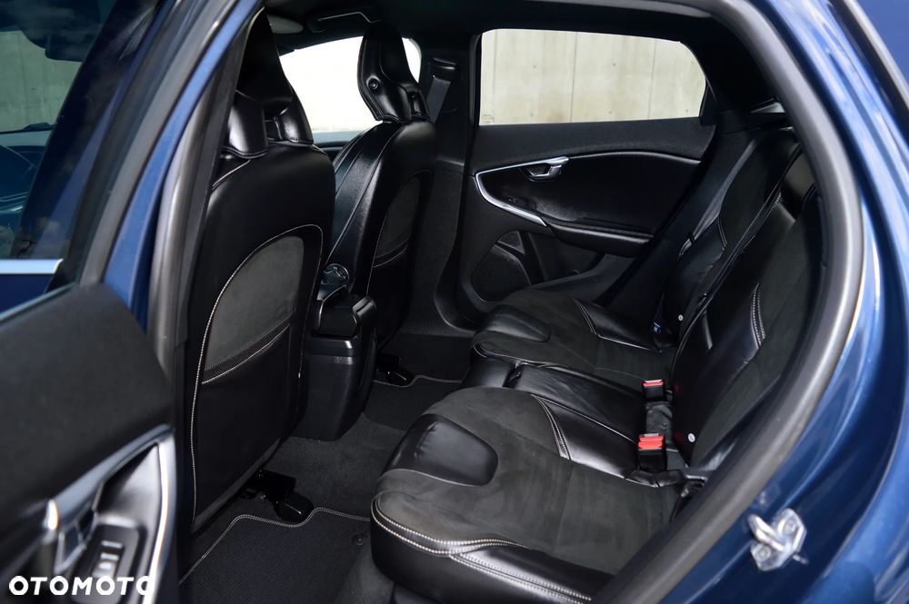 Volvo V40 D3 Geartronic R Design - 11