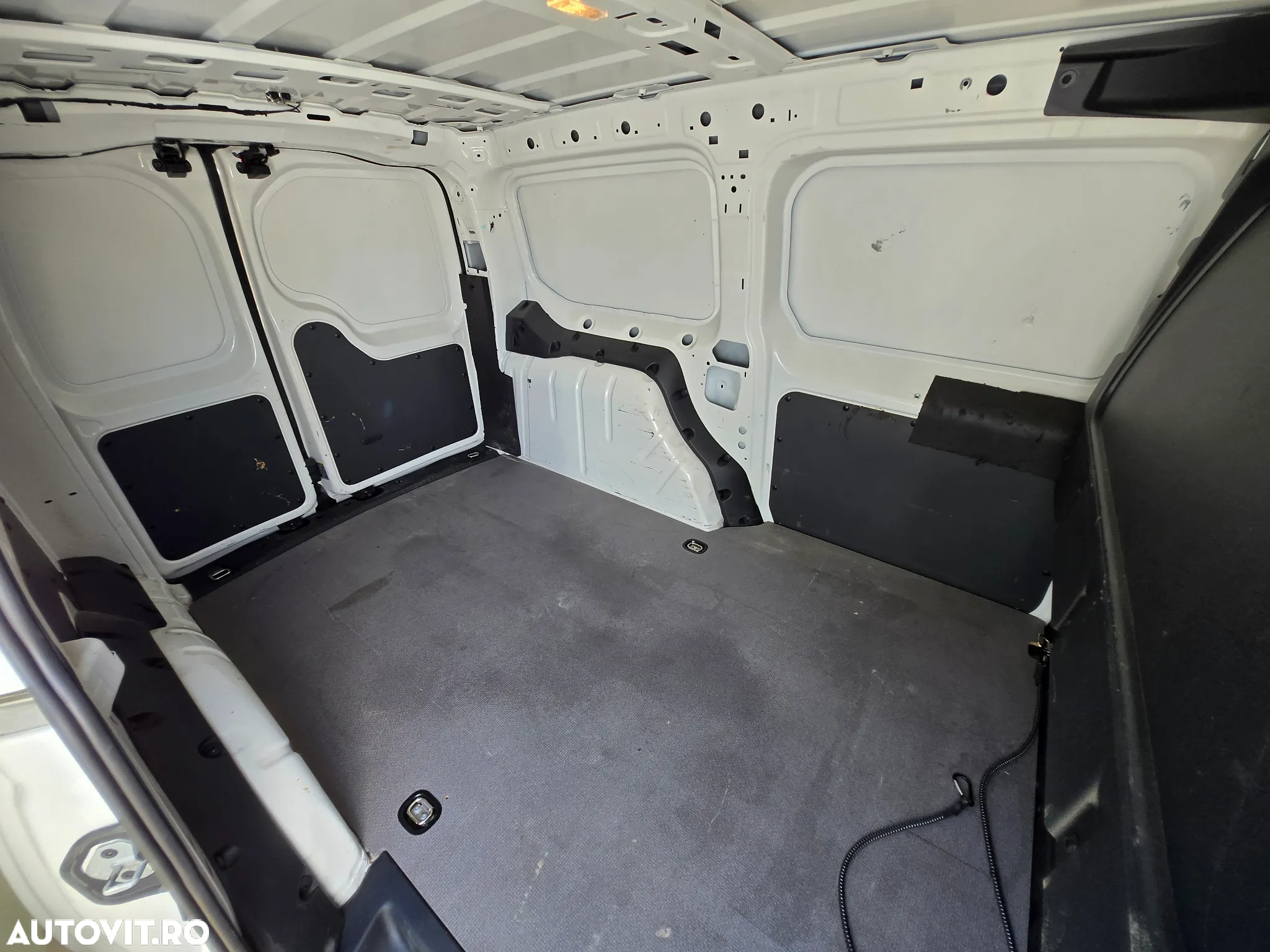 Volkswagen Caddy Maxi 2.0 TDI 90 kW DSG - 16