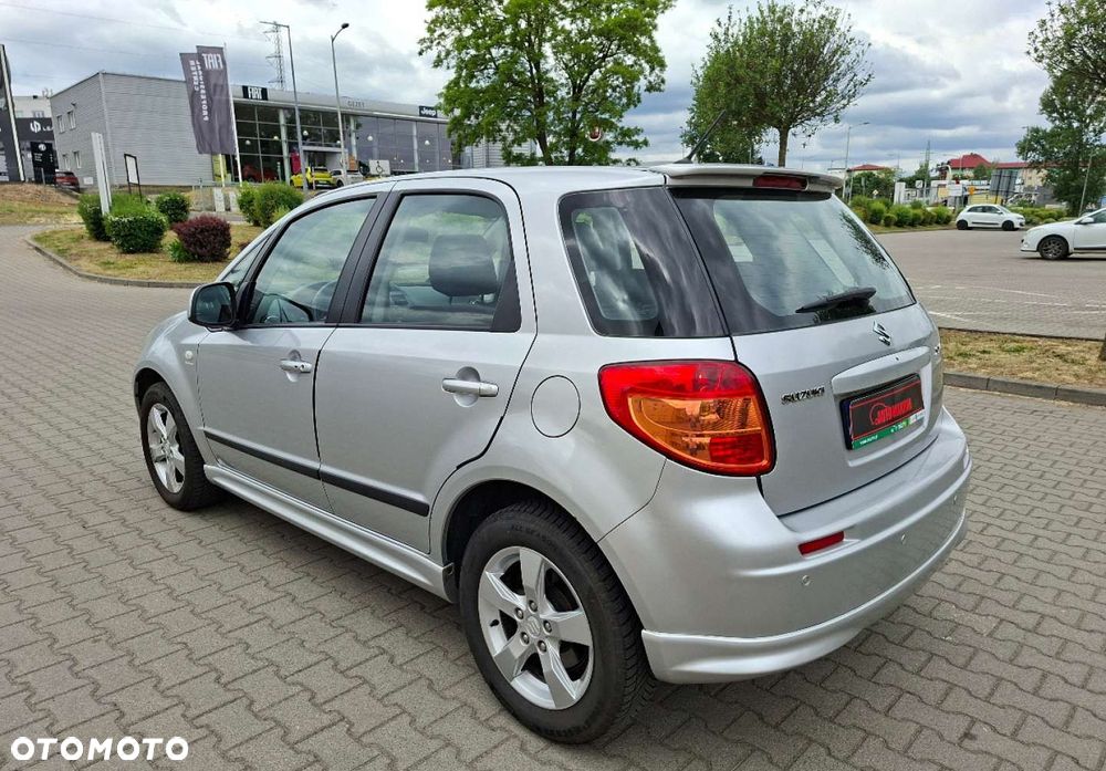 Suzuki SX4 - 10