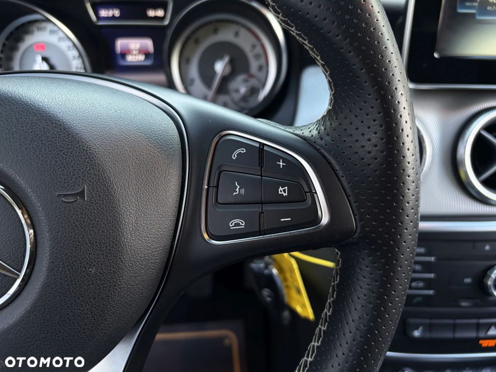 Mercedes-Benz CLA 200 - 24