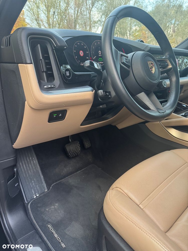 Porsche Cayenne - 6