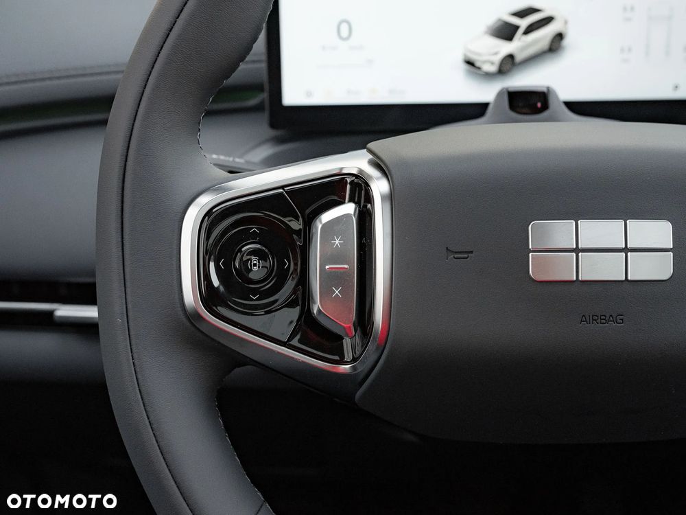 Geely Starray EM-i 1.5 PHEV Max - 32