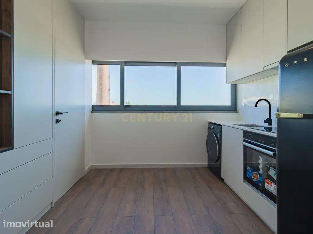 T1 com Terraço | A Estrear | Edifício Cristal Atrium | Centro da Marin - Grande imagem: 2/11