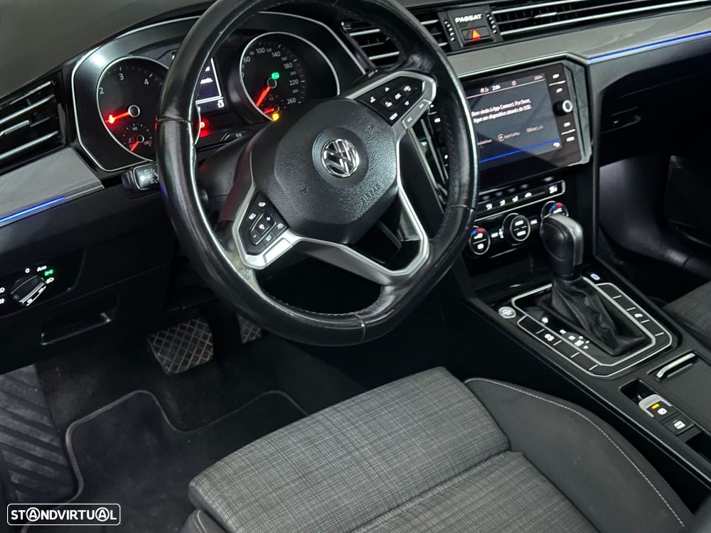 VW Passat 1.6 TDI Business DSG - 37