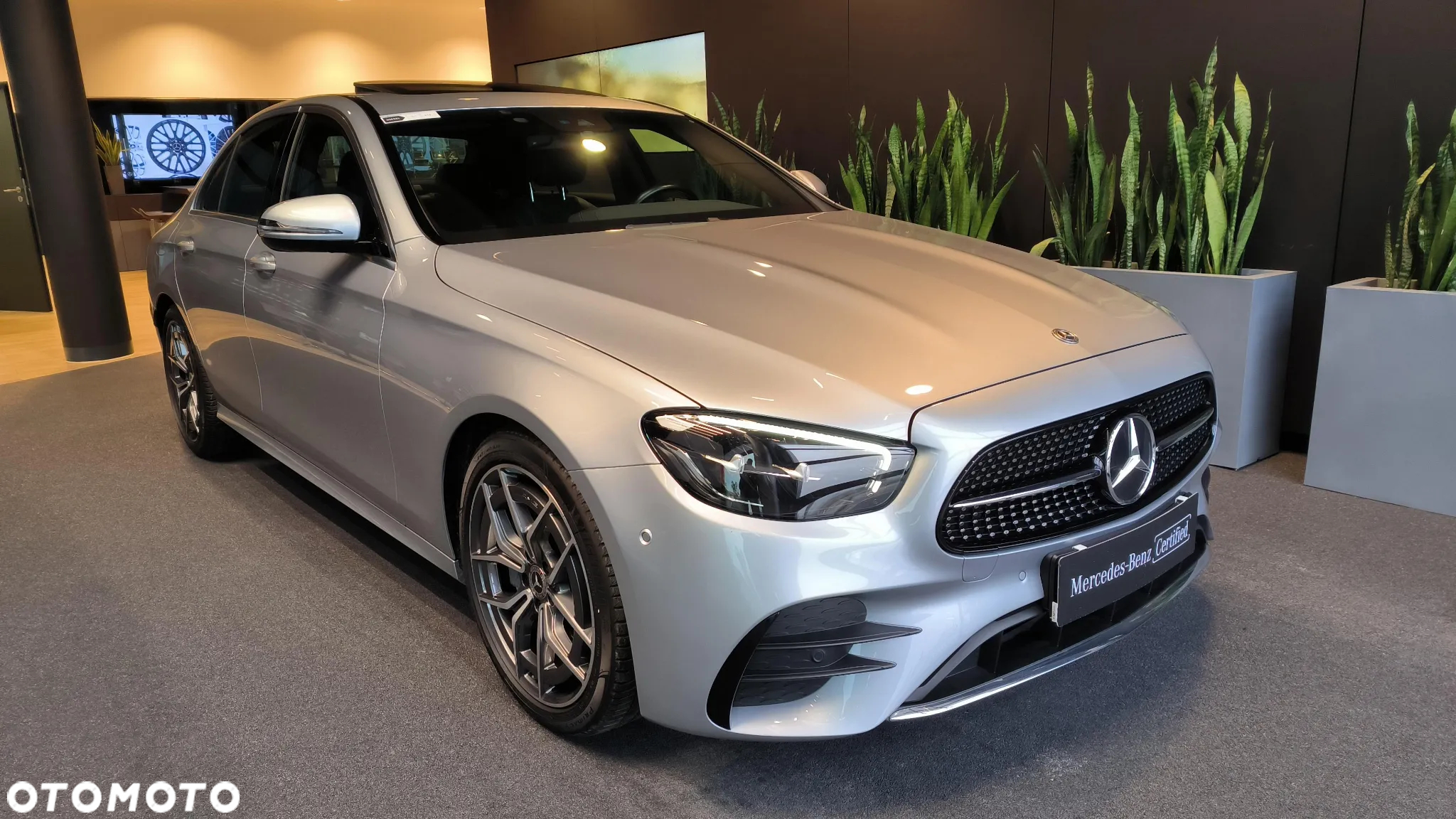 Mercedes-Benz Klasa E 220 d 9G-TRONIC AMG Line - 4