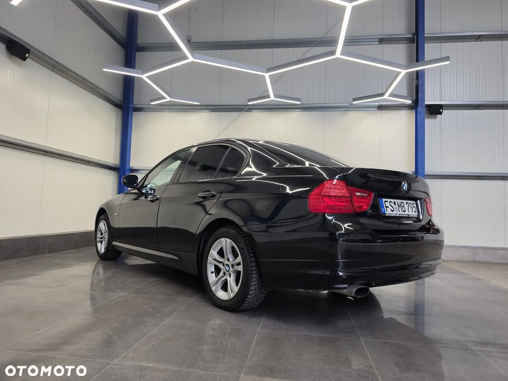 BMW Seria 3 318i - 16