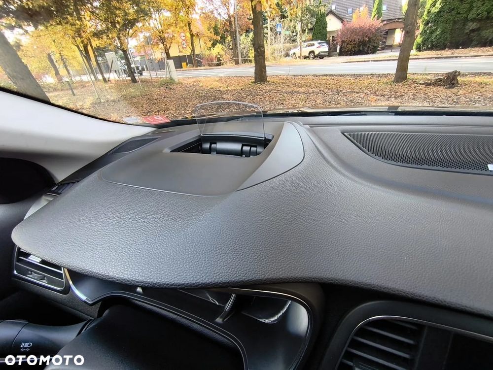 Renault Megane ENERGY TCe 205 EDC GT - 12