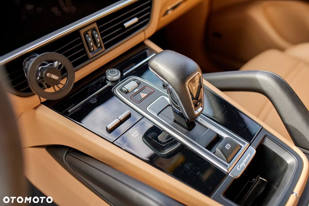 Porsche Cayenne - 20