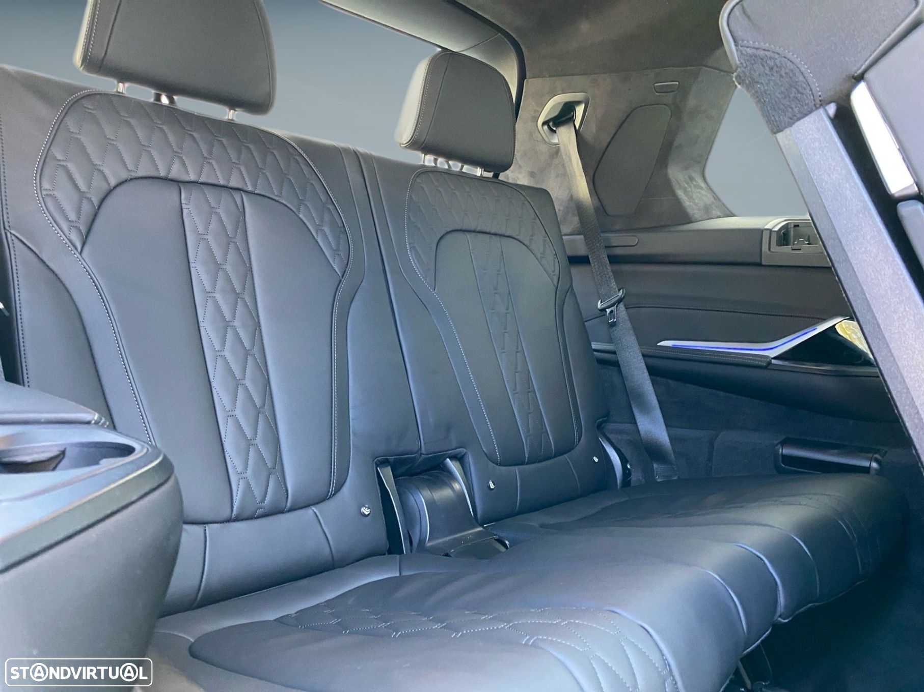 BMW X7 40 d xDrive Pack M Desportivo - 28