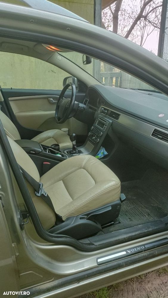 Volvo V70 2.4D Summum - 6