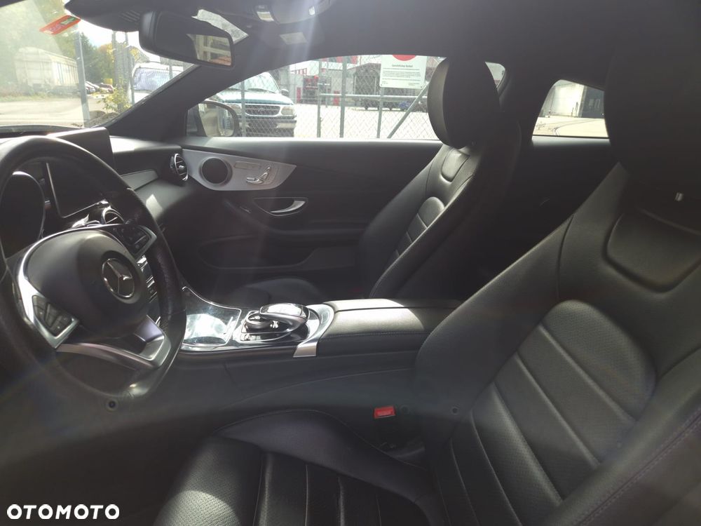 Mercedes-Benz Klasa C 400 4-Matic 9G-TRONIC - 15