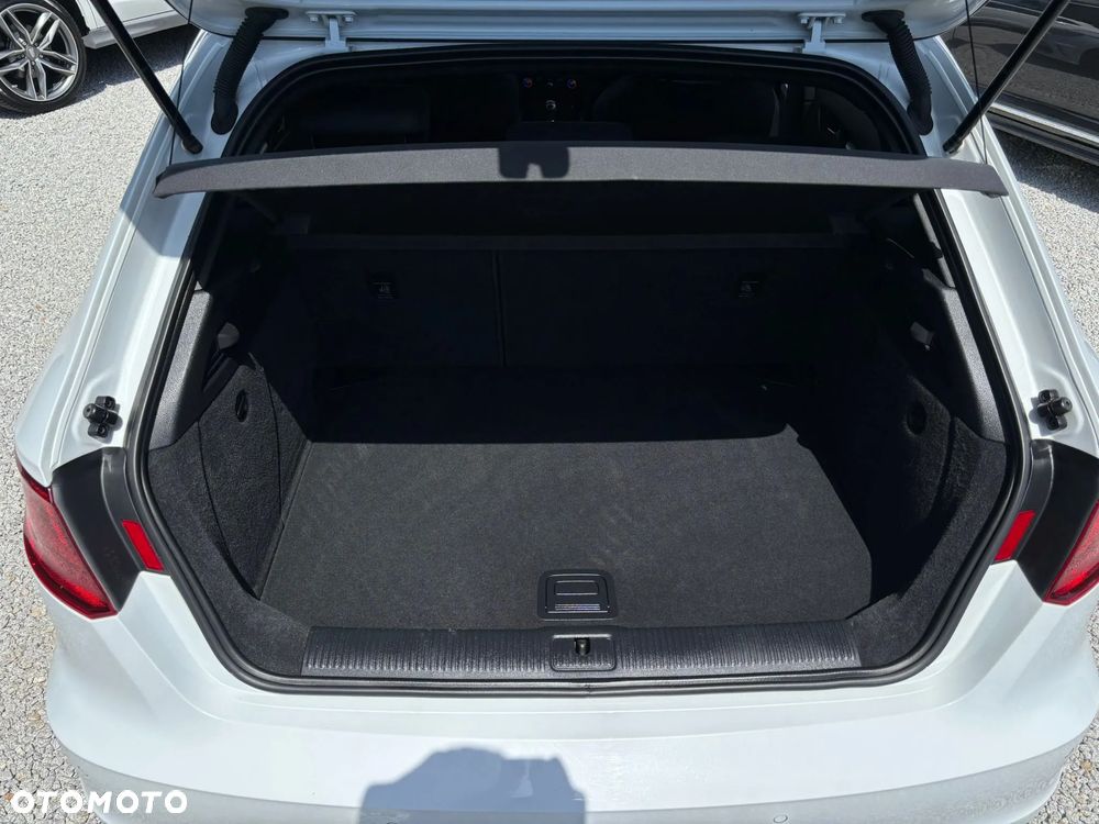 Audi A3 Sportback 1.4 TFSI S tronic S line Sportpaket - 32