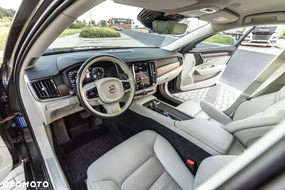 Volvo V90 - 32