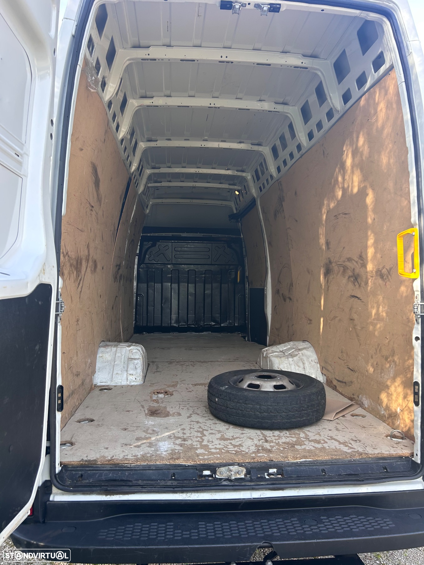 Iveco DAILY 35C16 - 13