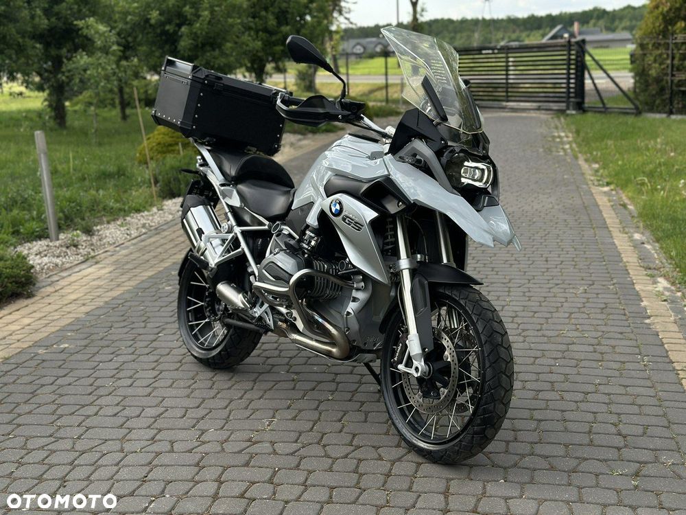 BMW R - 1