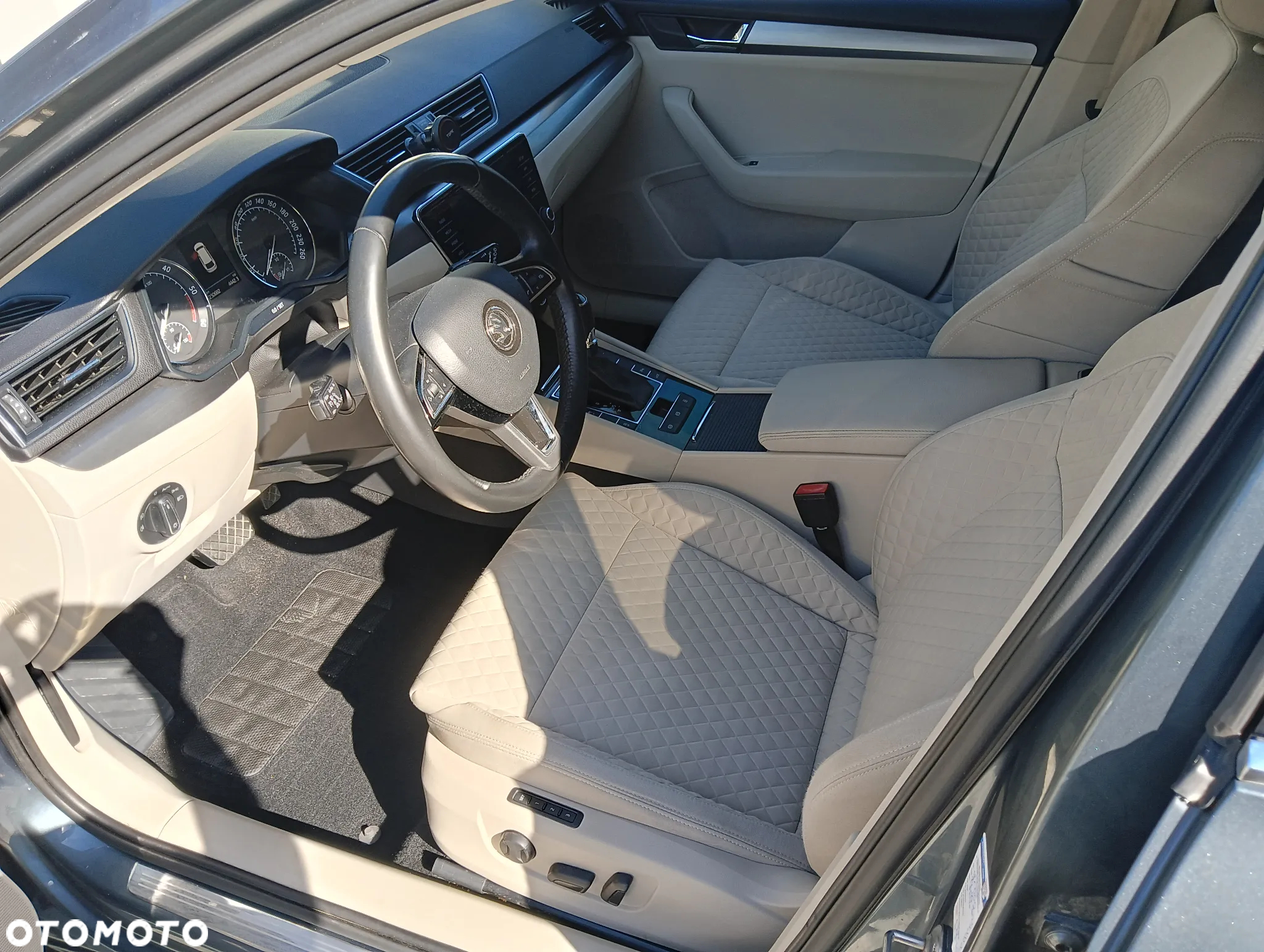 Skoda Superb 2.0 TDI Style DSG - 26