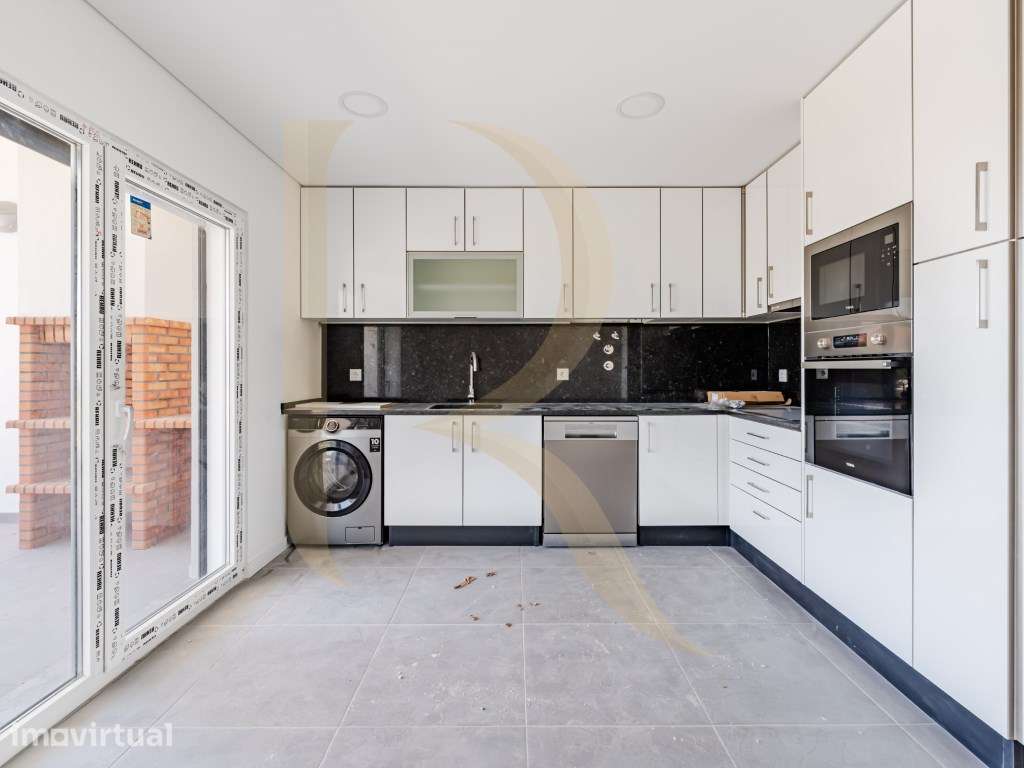 Apartamento T4 duplex com elevador, parqueamento e arrecadação em P... - Grande imagem: 4/25