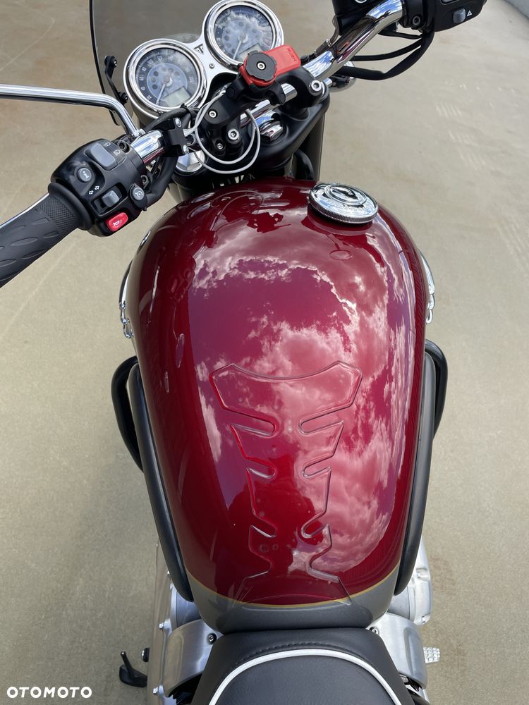 Triumph Bonneville - 15