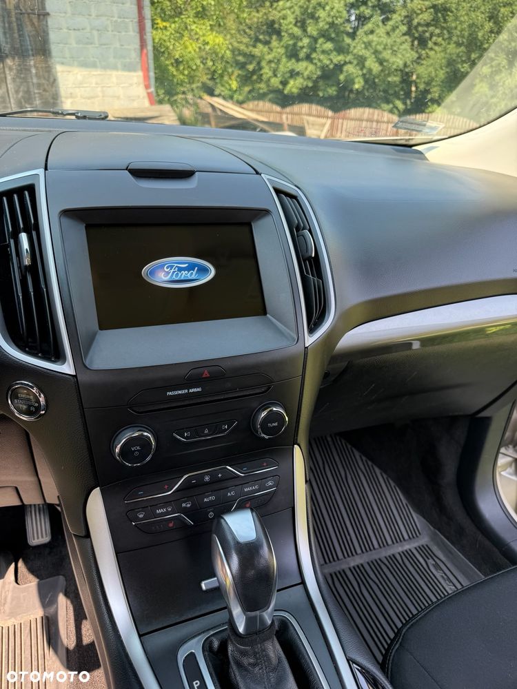Ford Edge - 11
