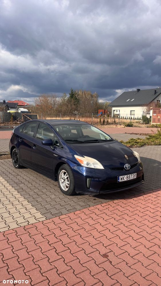 Toyota Prius (Hybrid) - 2